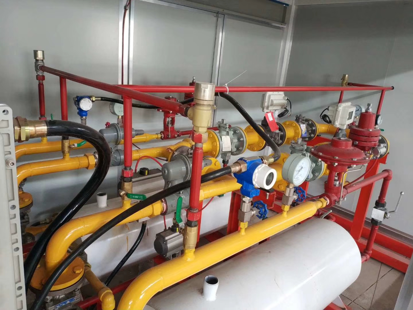 Modular Gas Solutions